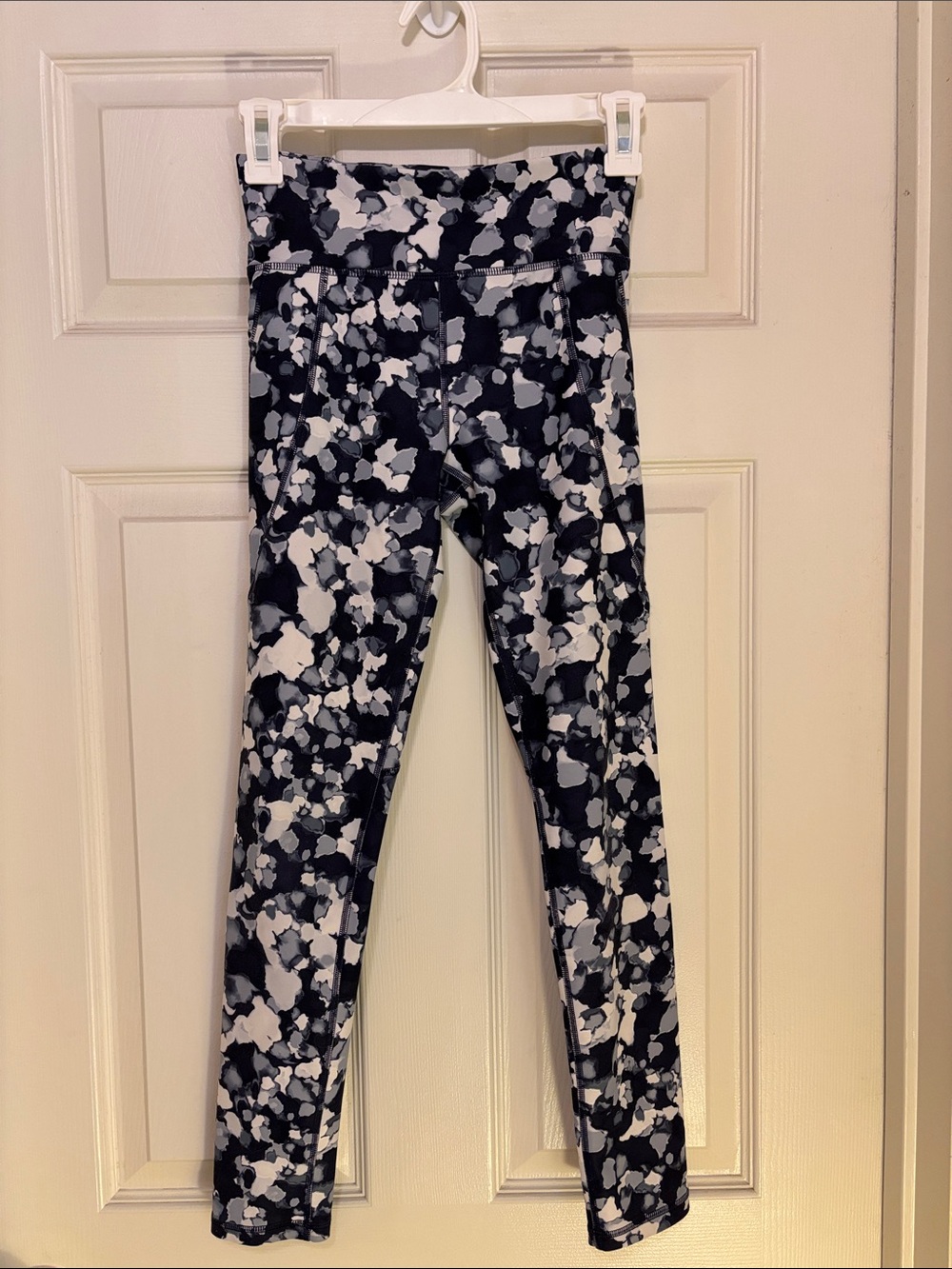Old Navy Powersoft Black, White, & Grey Leggings